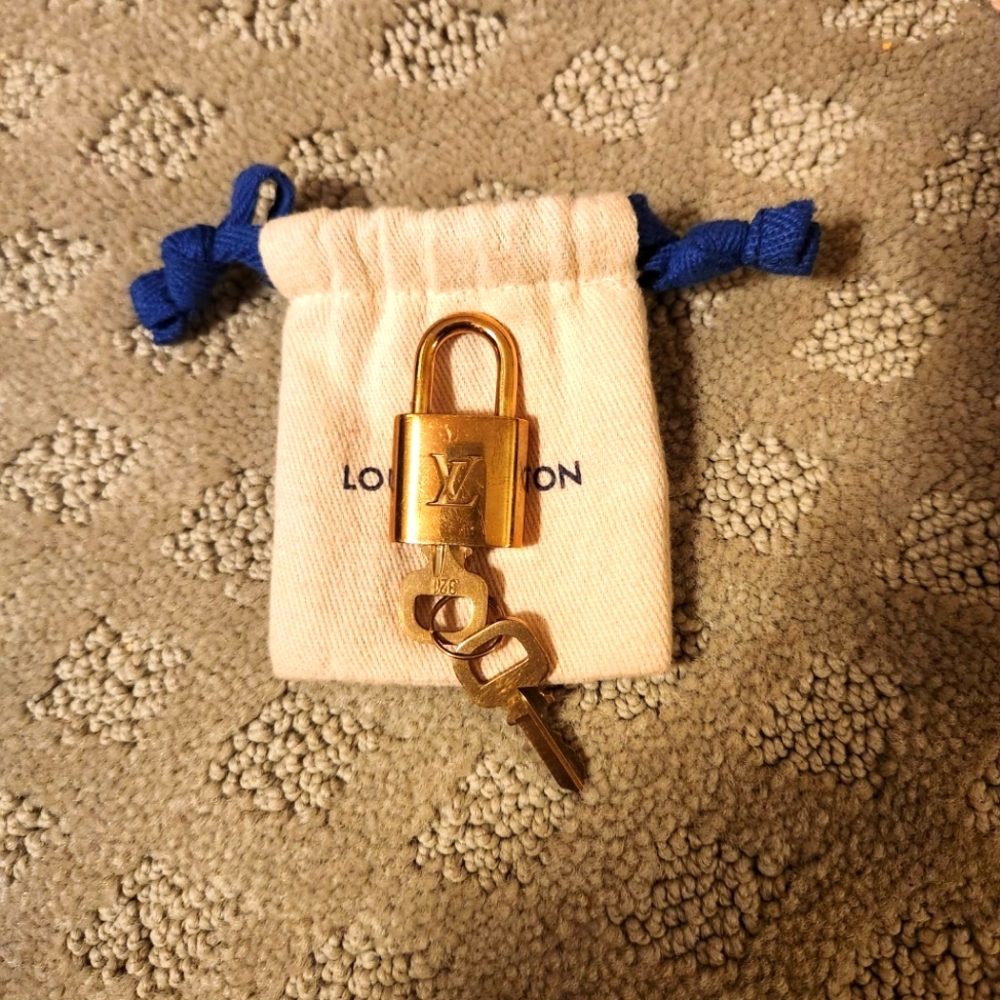 Louis vuitton lock and keys
